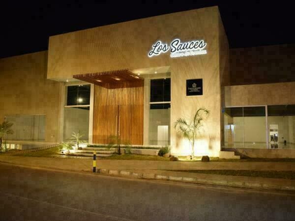 Vendo propiedad con amplio salon