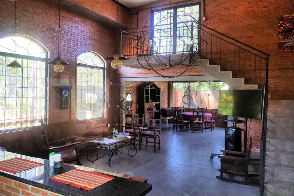 Hermosa residencia estilo rustico industrial en Luque — foto 3