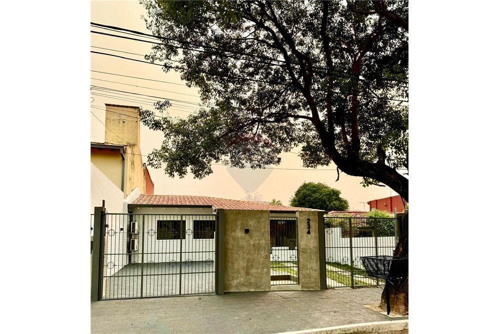 Casa a 1 cuadra de cacique Lambaré, foto 2