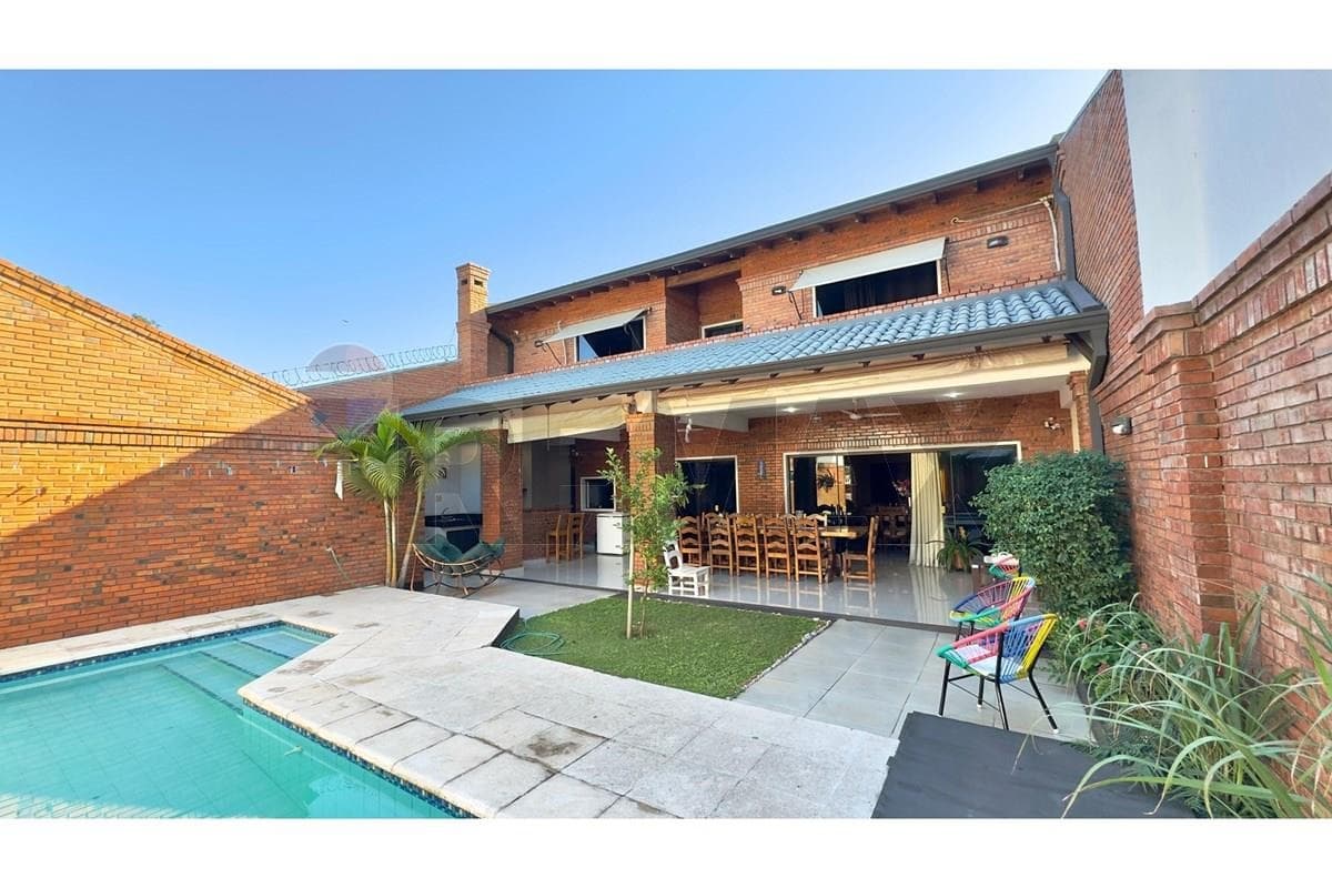 Espectacular residencia - barrio pinoza, foto 1