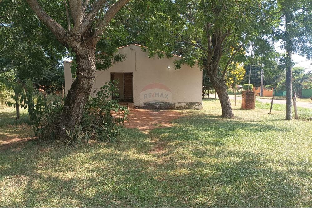 Casa en esquina en laurelty Luque, foto 5