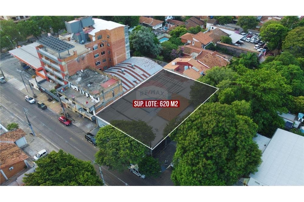 Tinglado en esquina en mburicao, foto 2
