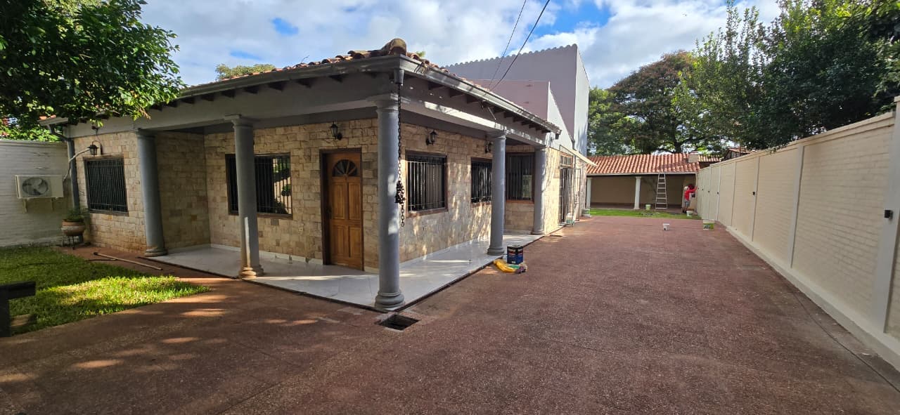 Amplia y cómoda residencia en Alquiler en Lambaré — foto 5