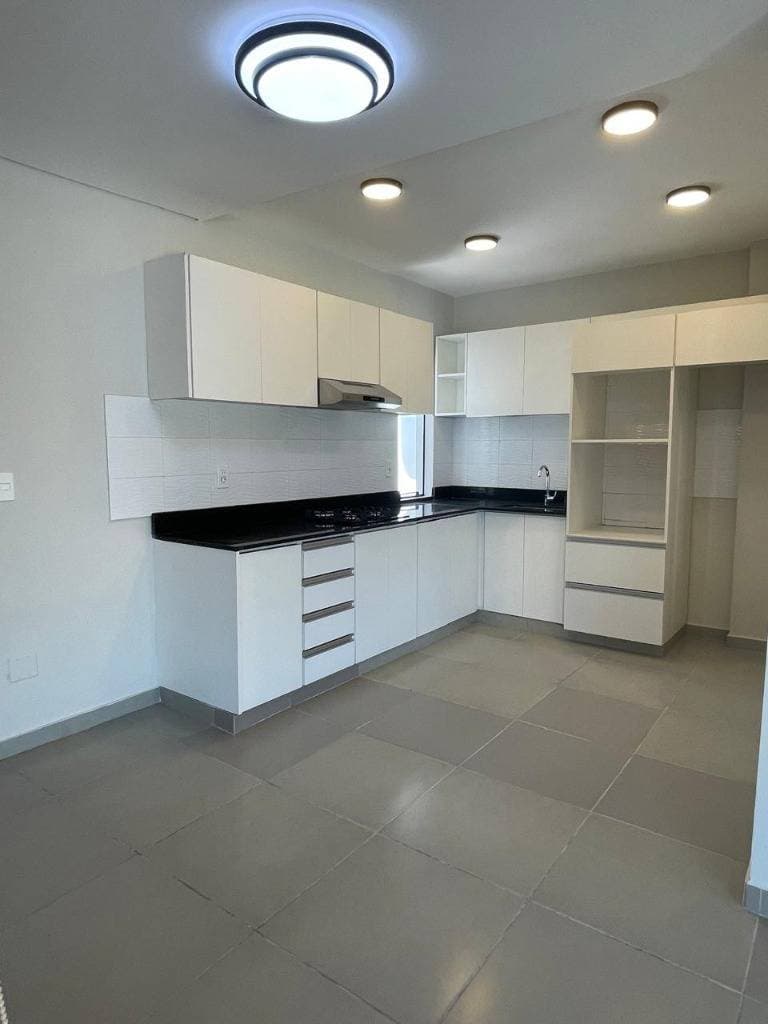 Residencia lista para mudarse en Luque loma merlo atras de rakiura, foto 2