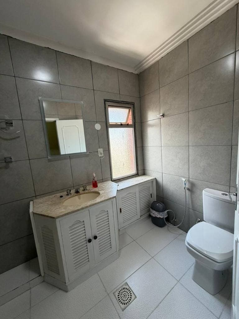 Amplio departamento en edificio italia-barrio la encarnacion — foto 4