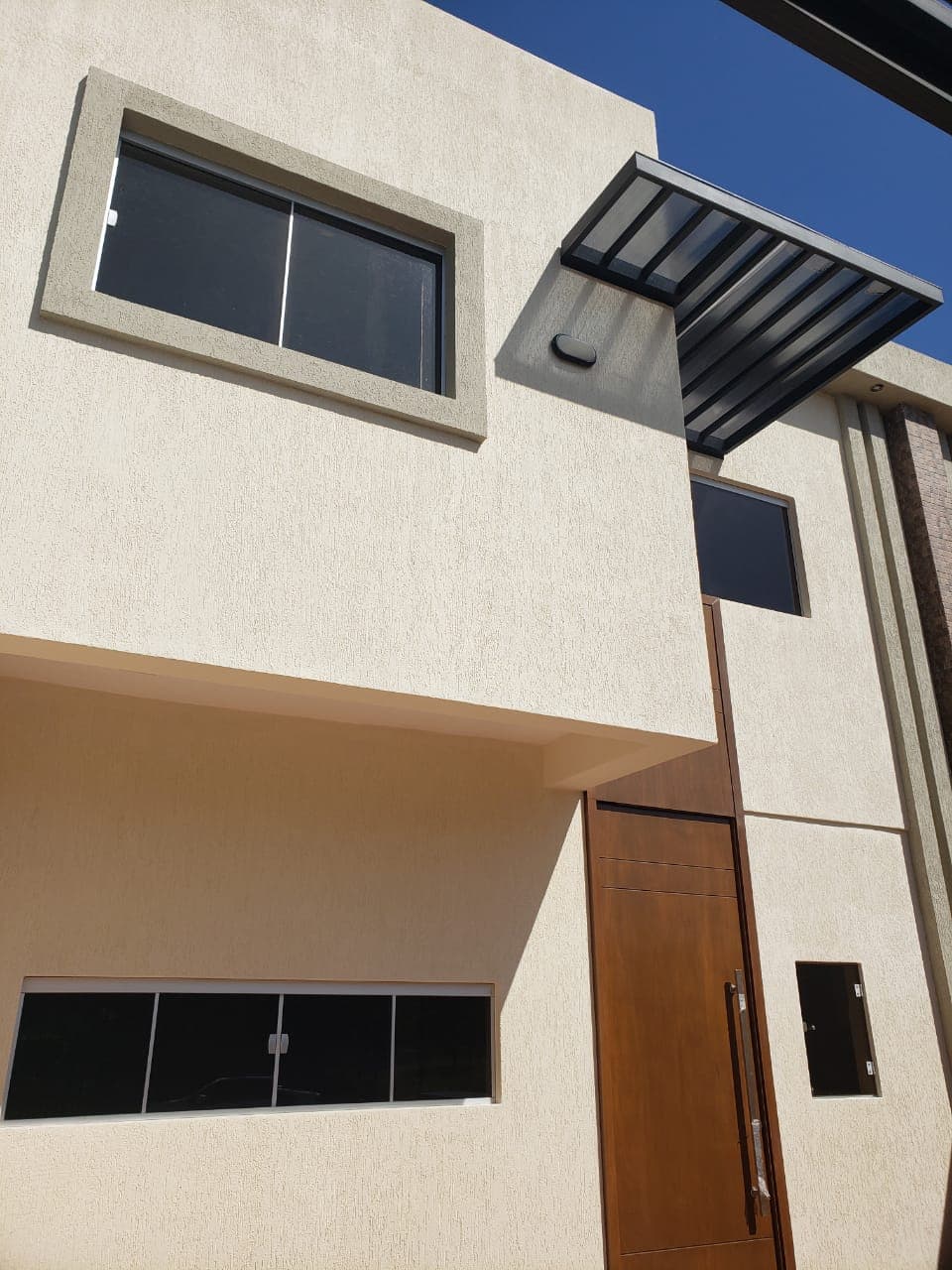 vende hermosos y amplios dúplex a estrenar