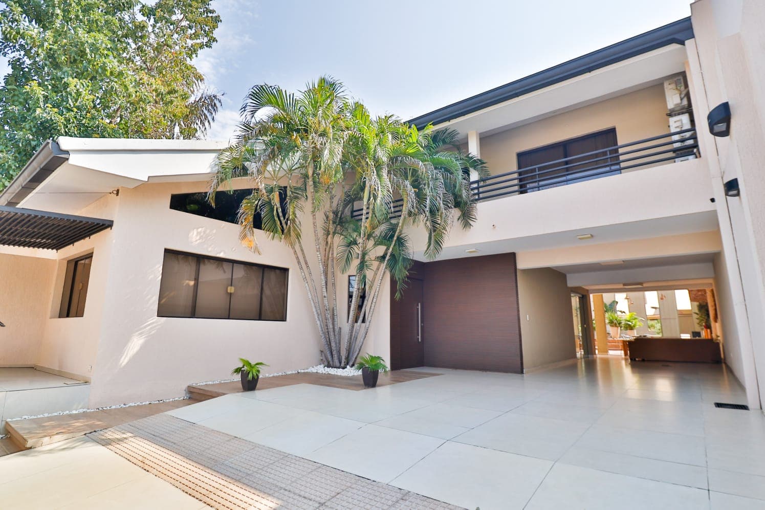 Lujosa residencia en el bo. Las Lomas - Asunción, foto 1