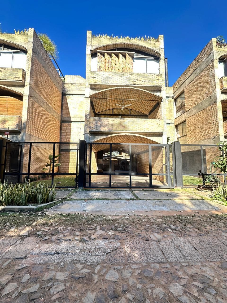 Alquilo triplex a estrenar