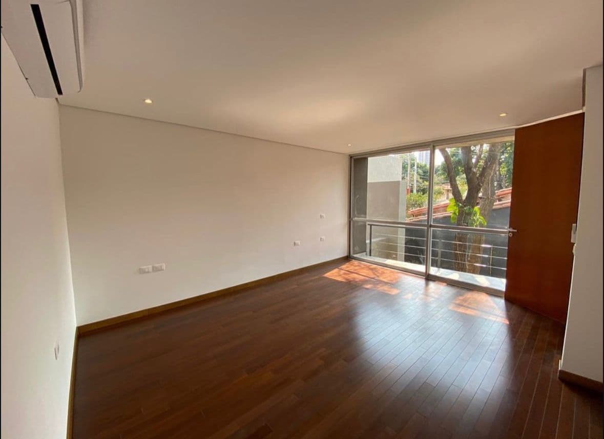 Exclusiva Casa de Diseño en el Barrio Carmelitas - CLHO8432223, foto 3