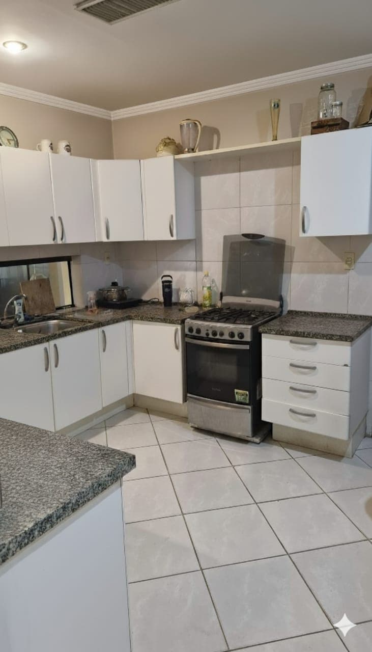 En venta - Casa en barrio Mburucuya, foto 4