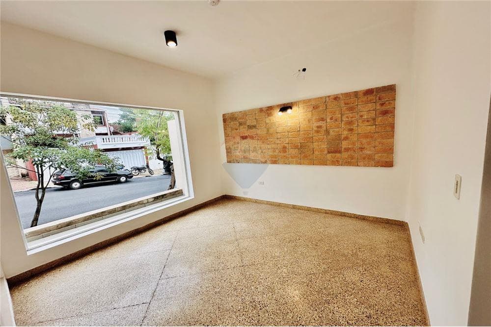 local comercial en esquina en barrio Ciudad Nueva, foto 2
