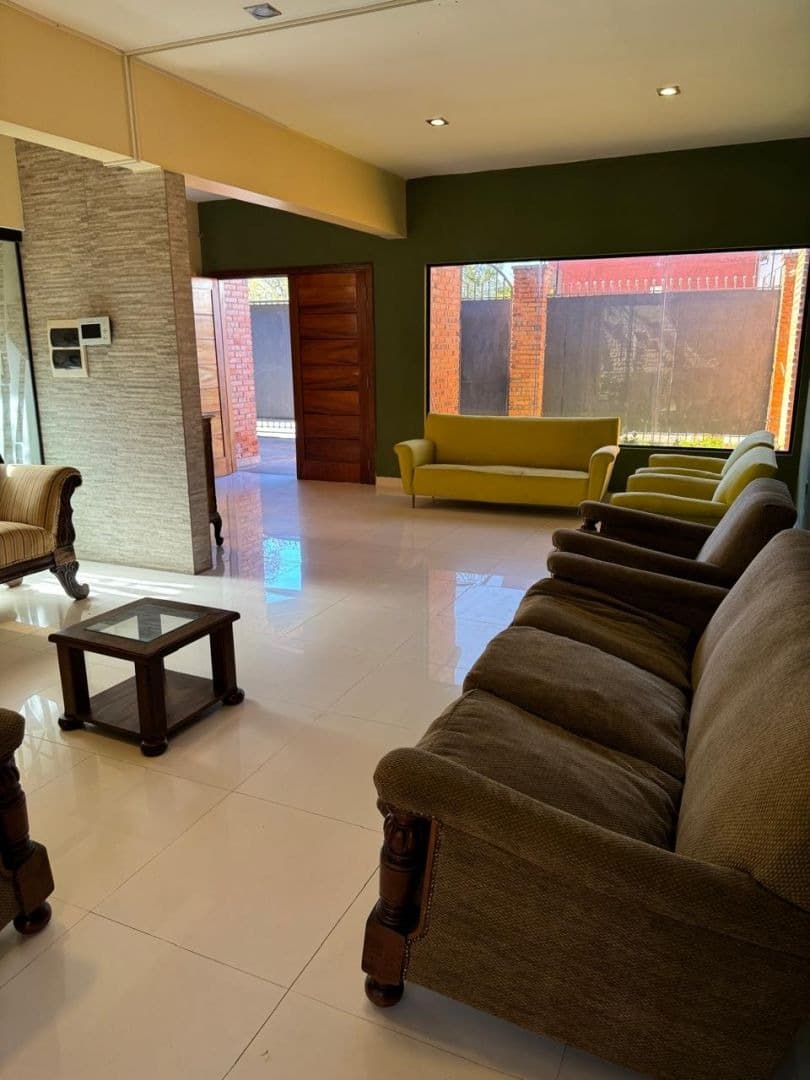 Casa en barrio salvador del mundo asuncion, foto 2