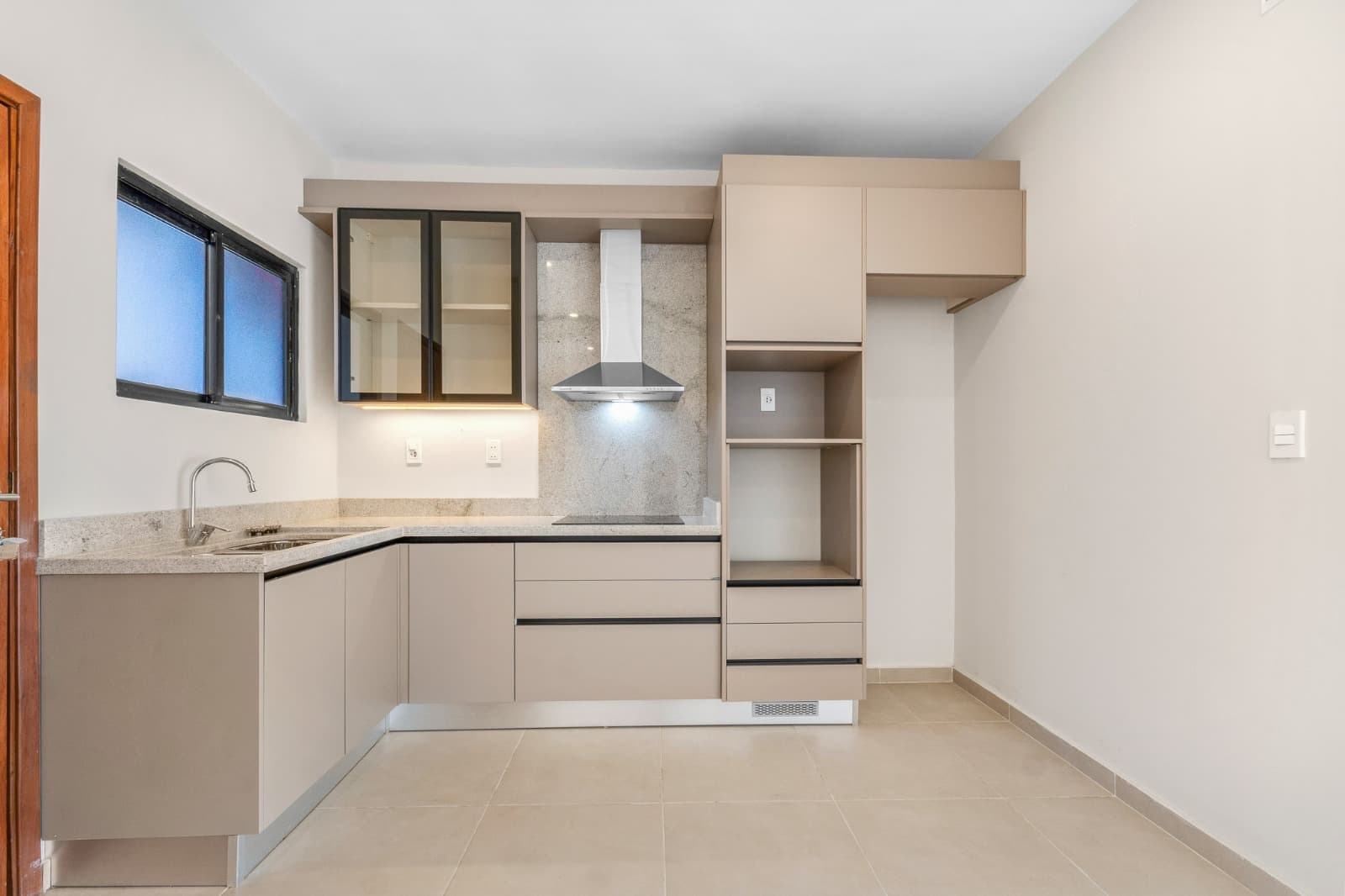 Duplex en venta Fernando de la Mora zona norte, foto 4