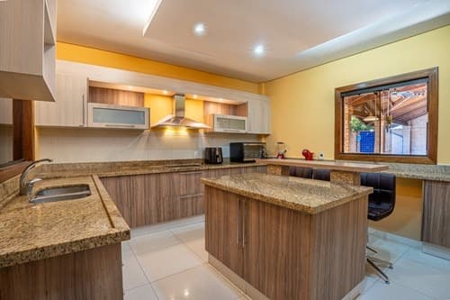 Residencia Amplia en Alquiler — foto 2