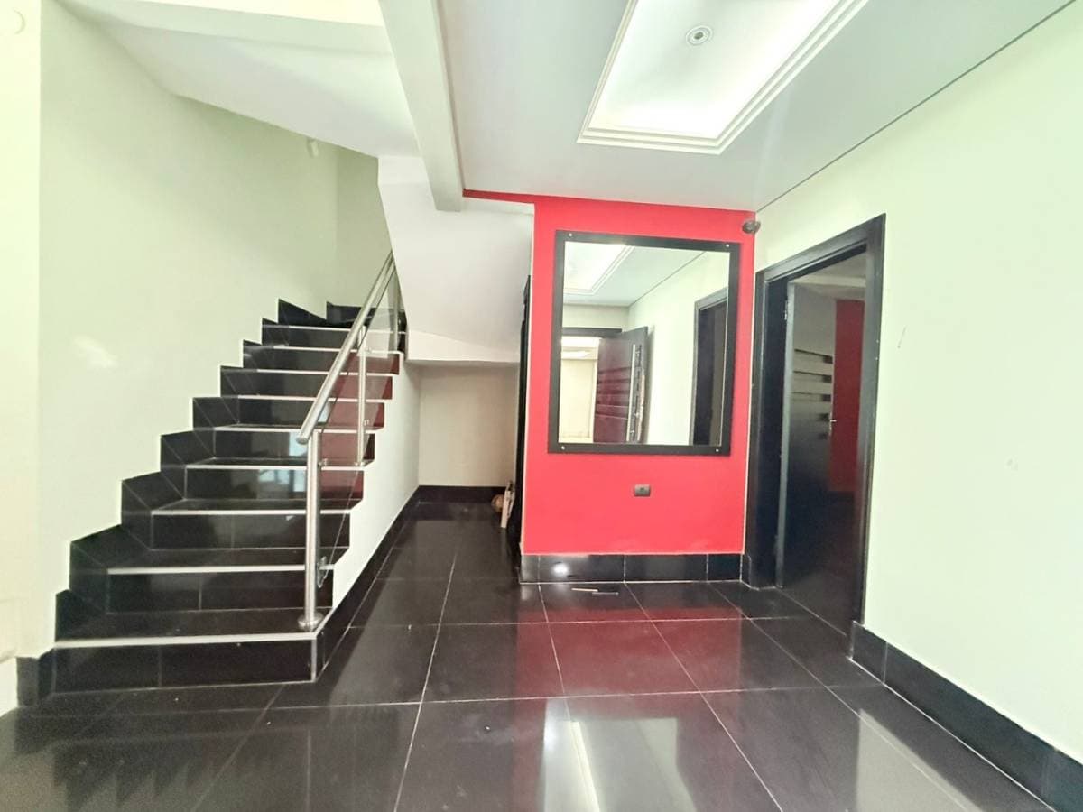 De amplia residencia de 4 habitaciones en suite, foto 2