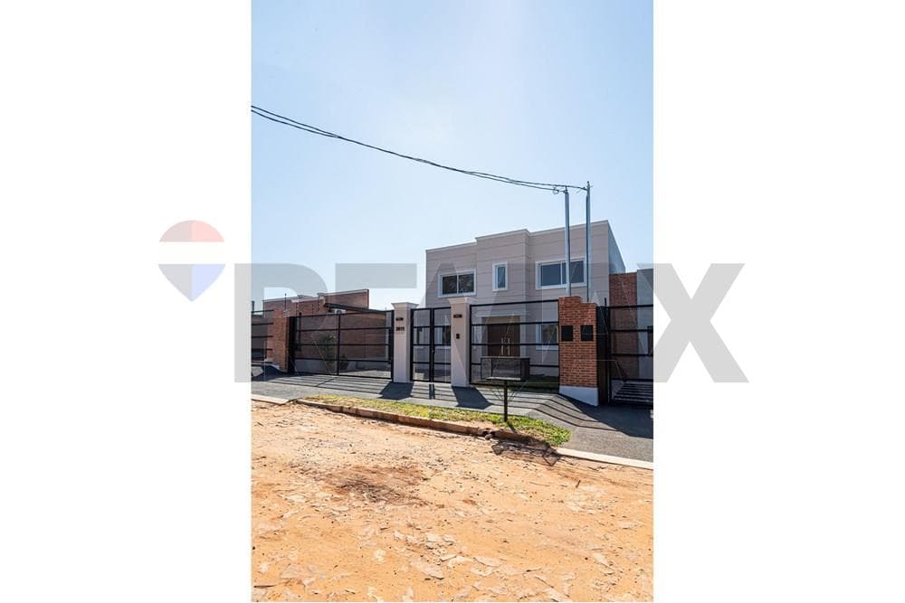 Casa de 3 Dormitorios en Luque con Piscina - Espacio de Casa al Precio de Dúplex, foto 1