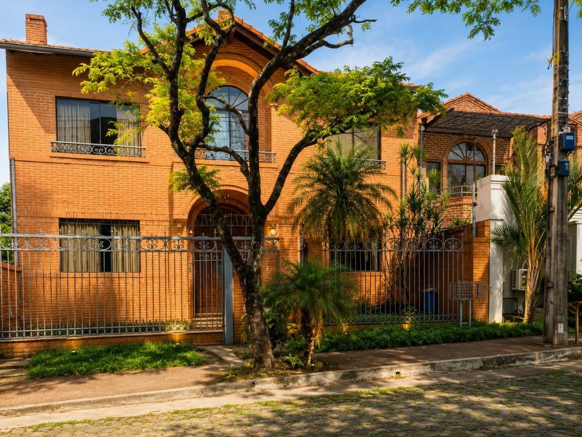 Alquilo lujosa casa en Las Lomas - zona residencial