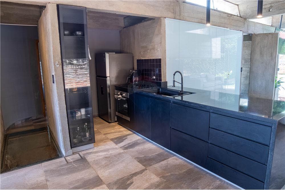 Vendo casa en barrio hipodromo, asuncion