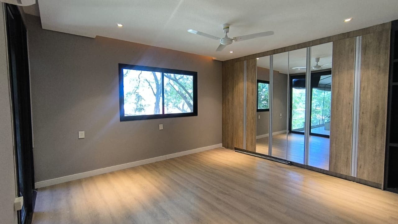 (o Venta) De Triplex En Barrio Cerrado De Lambare, foto 3