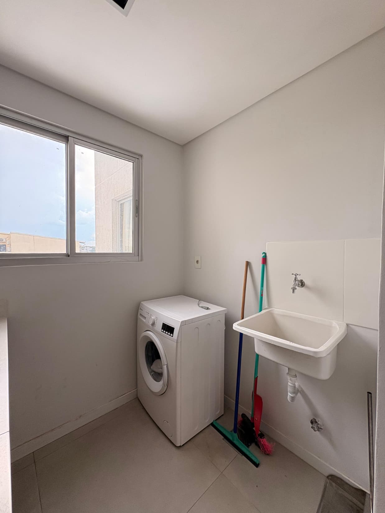 Barrio Jara, en alquiler departamento de 2 dormitorios amoblado, foto 3