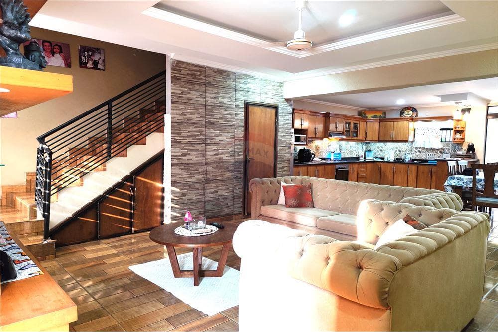 En Venta Residencia en Itauguá, foto 2