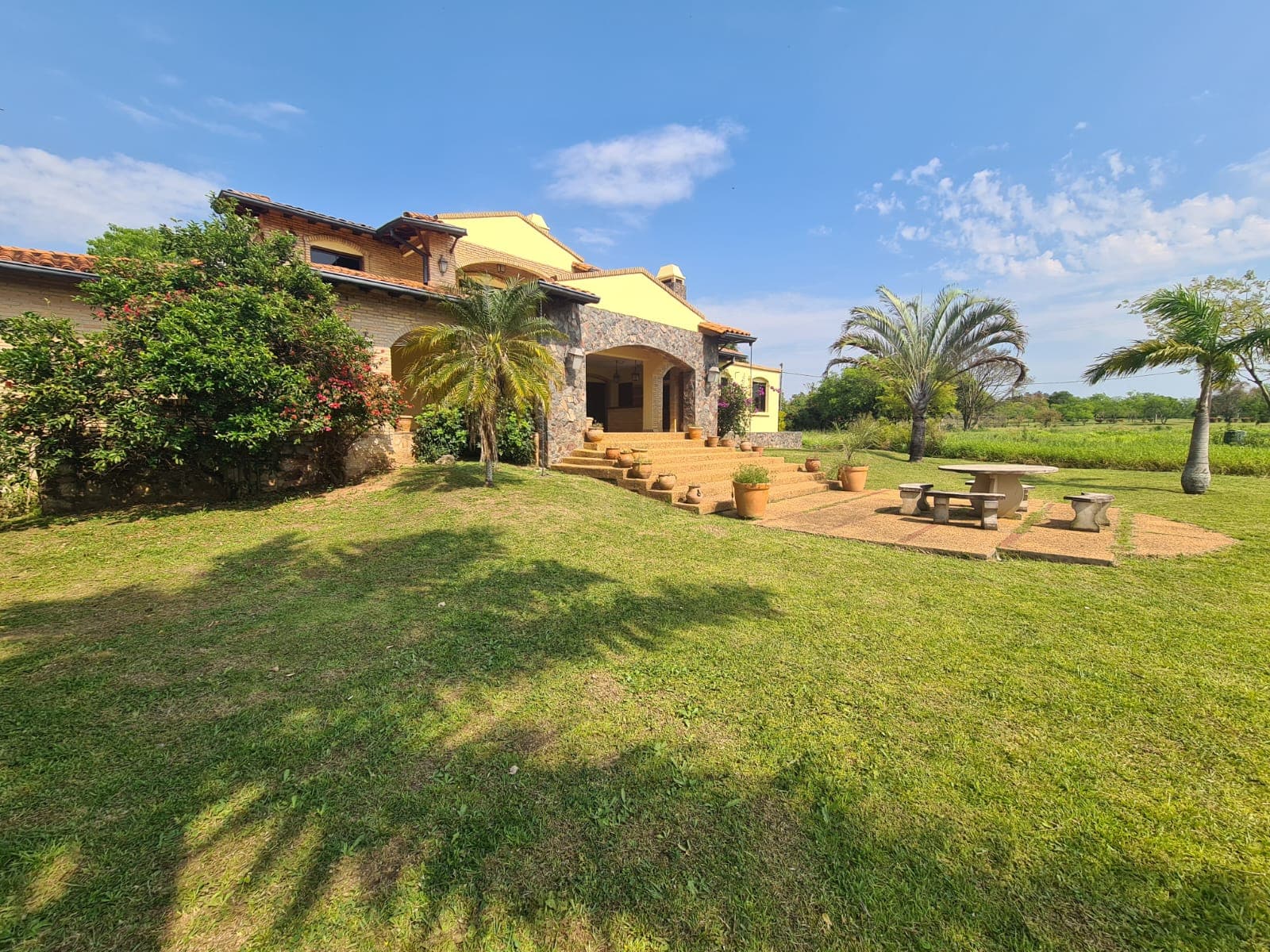 Hermosa Casa en el Country Golf Club Carlos Franco, cerca del hoyo 7 — foto 1
