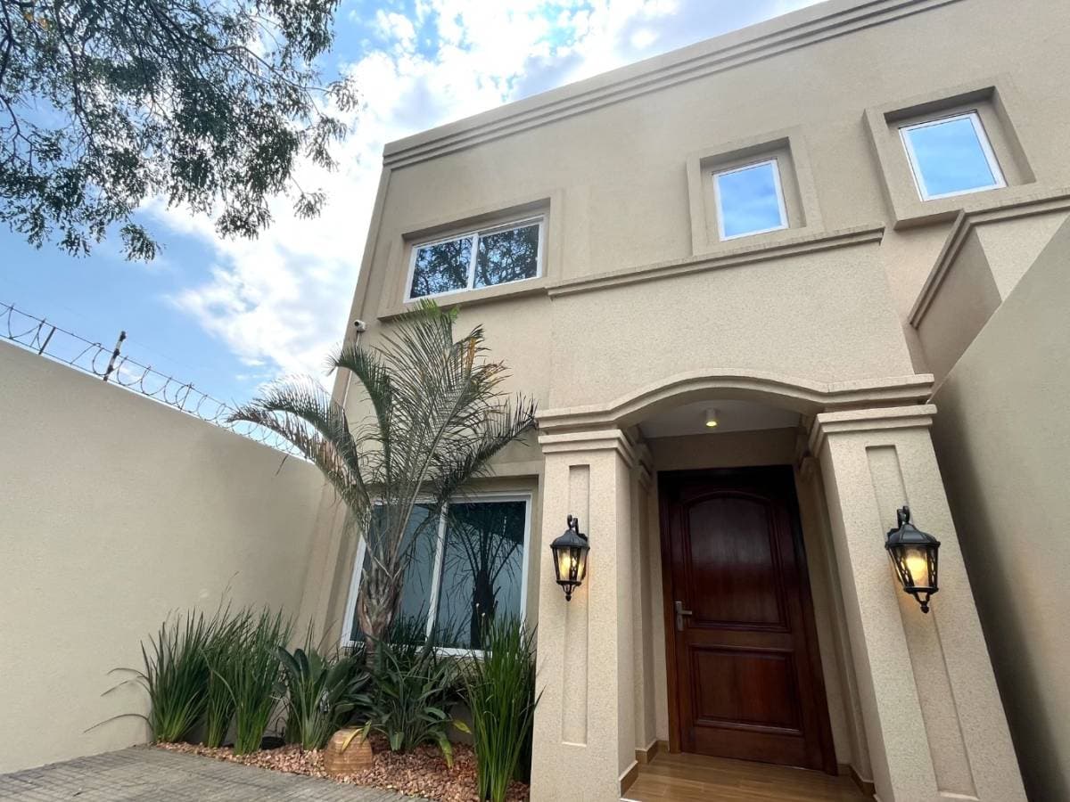 Duplex en venta zona shoopping Pinedo