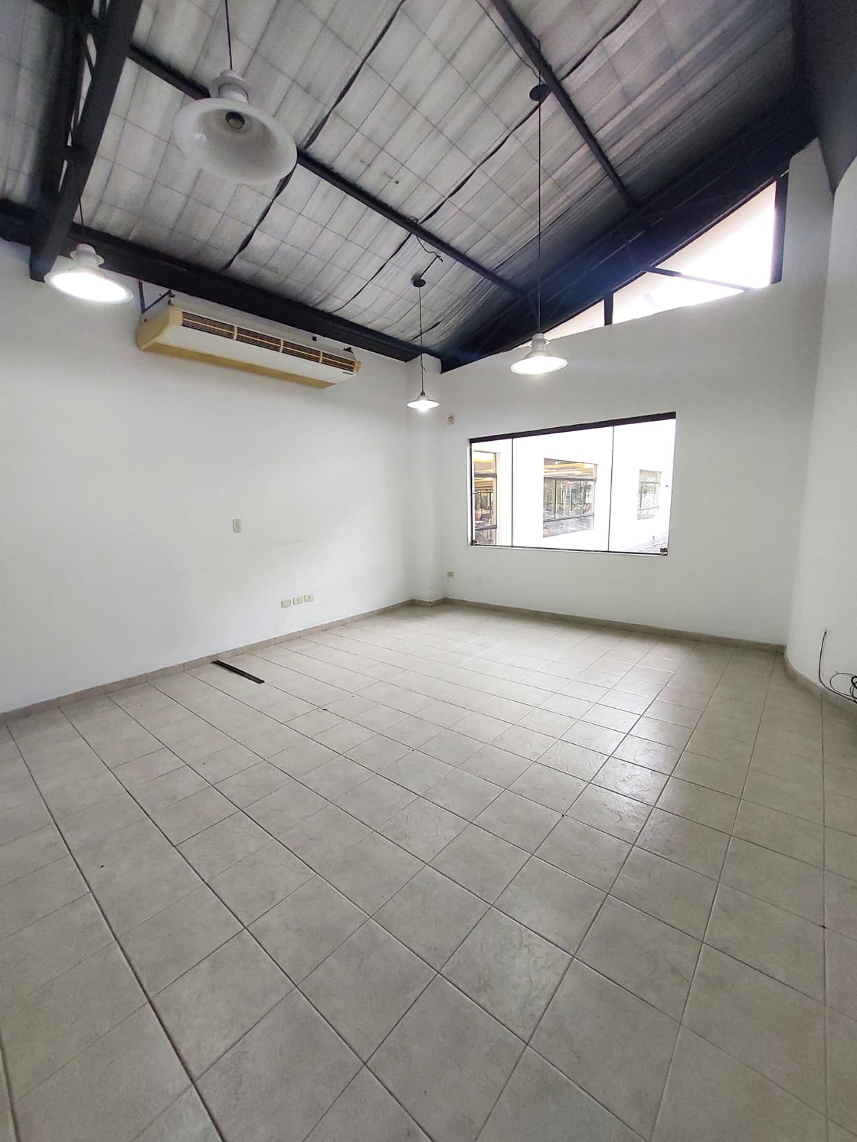 Salon comercial en zona av. Boggiani — foto 2