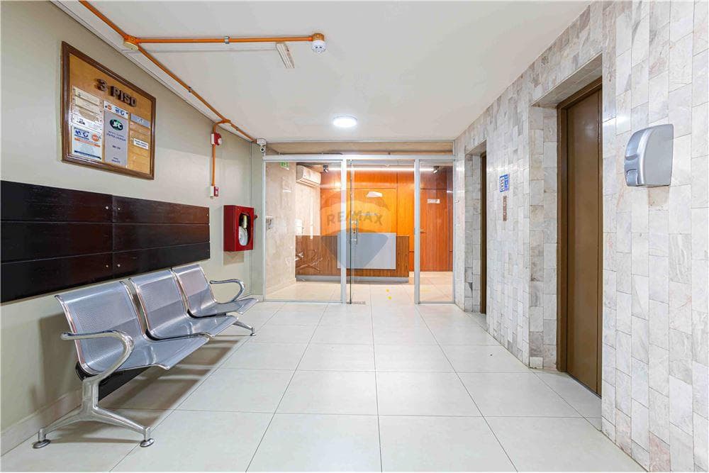 Oficina - Alquiler - La Encarnación, Paraguay — foto 2