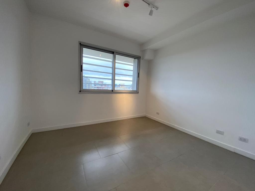 EN ALQUILER - Departamento de 2 dormitorios en suite en Palacio los Patos, foto 3