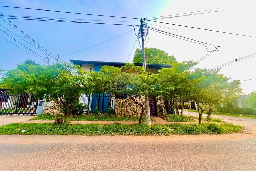 Casa - Alquiler - Luque, Paraguay