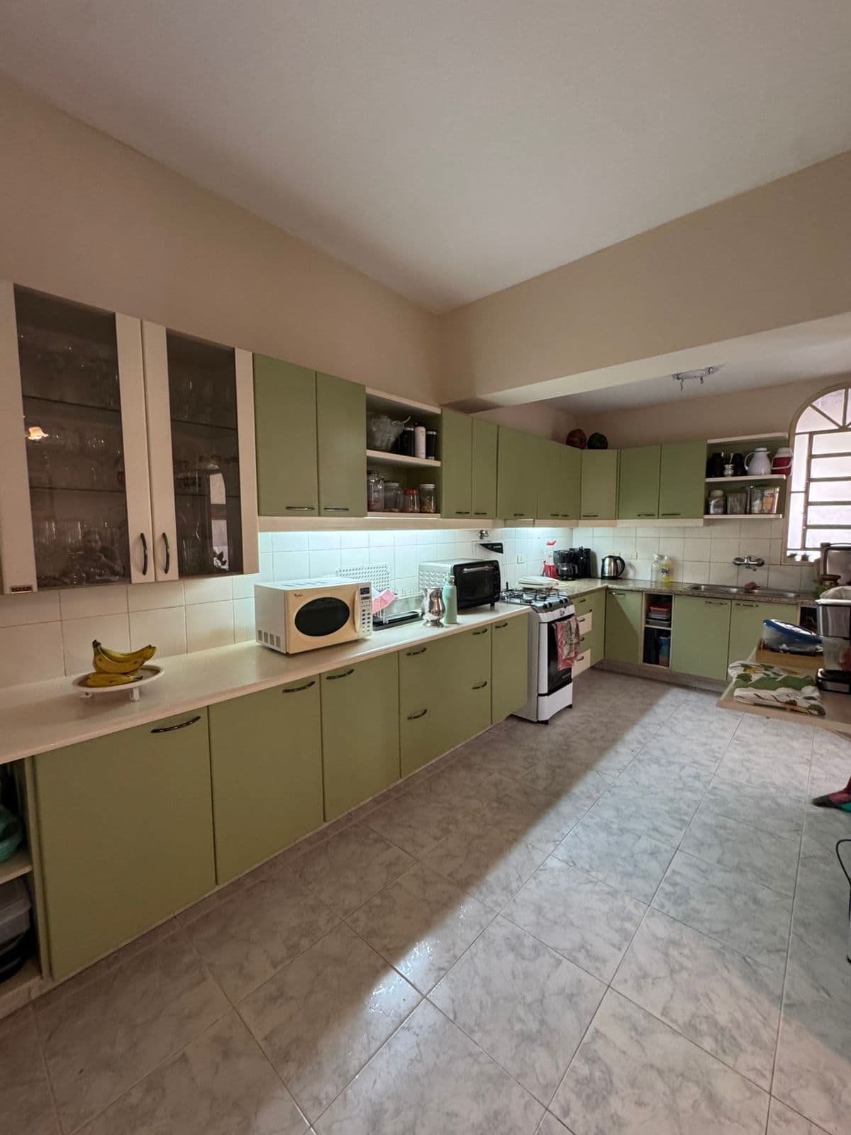 Hermosa Casa Sólida de 409 m2 en el Barrio Las Mercedes - CLHO7608124, foto 3