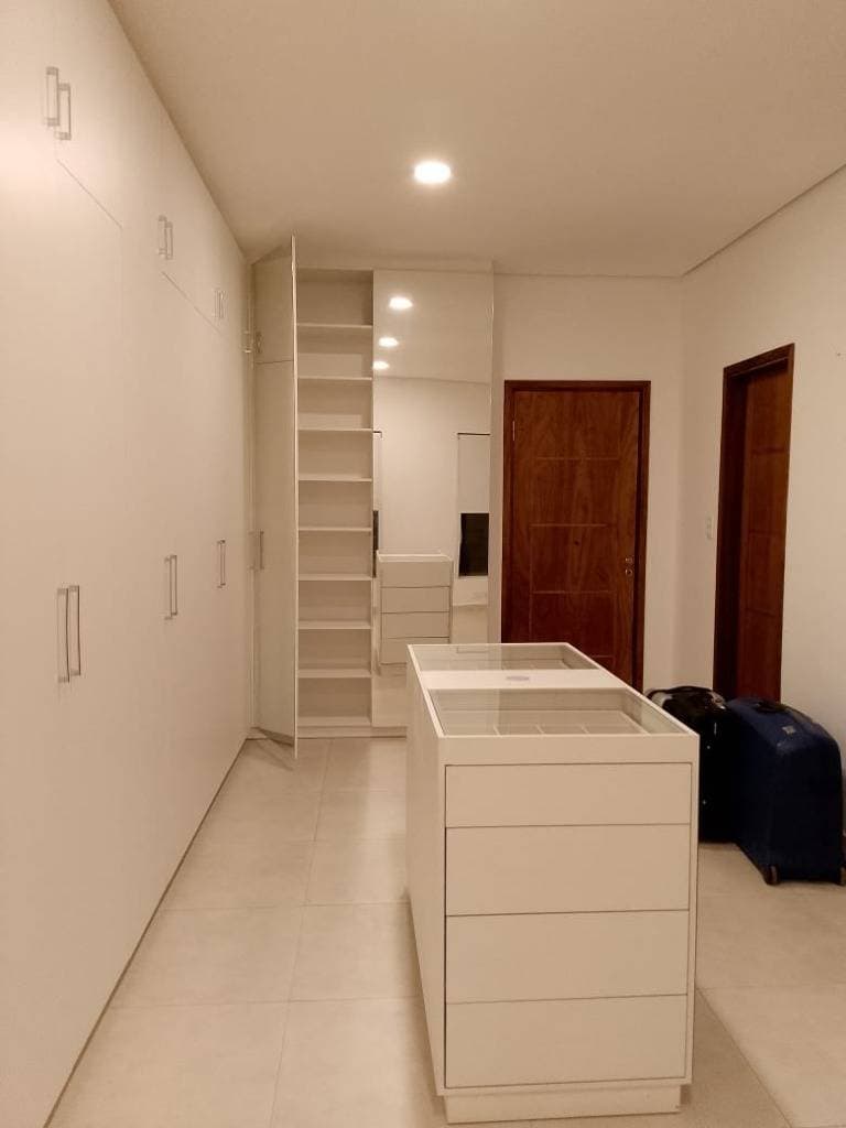 Elegante residencia de una sola planta en 4to. Bariio de Luque, foto 4