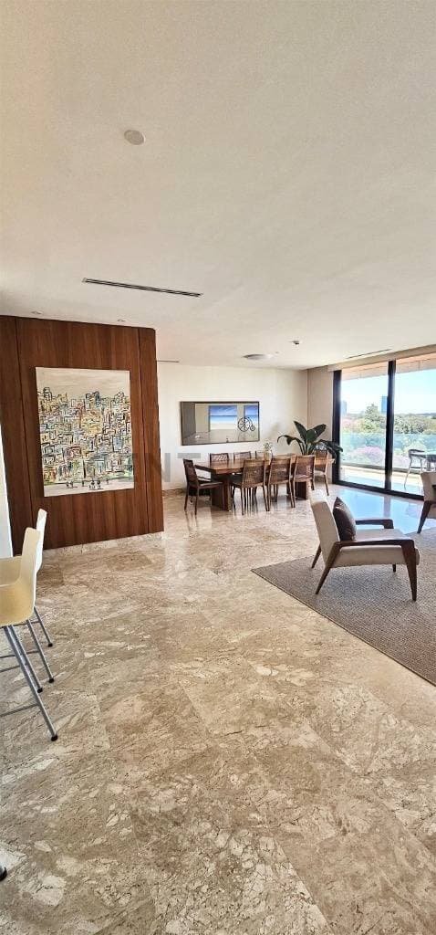 Vendo departamento amoblado de 3 dormitorios en San Jorge, Asunción