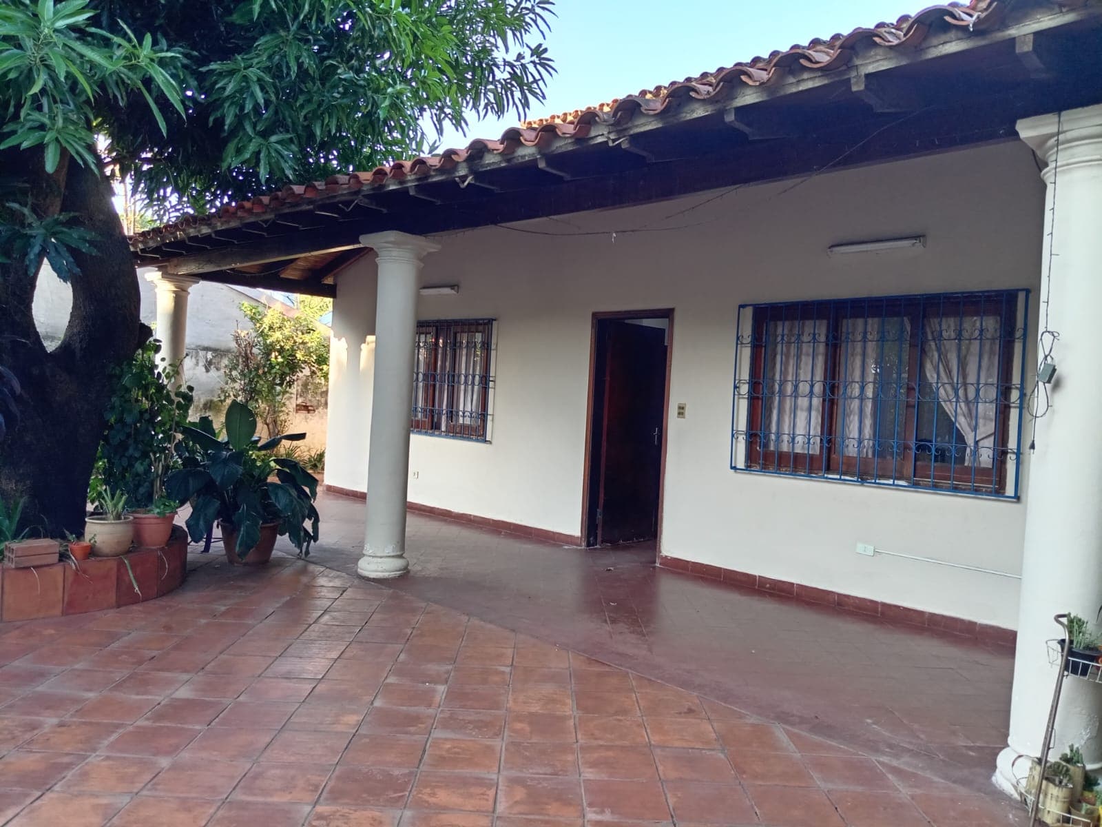 Casa amplia detras de la fabrica de impacto — foto 2