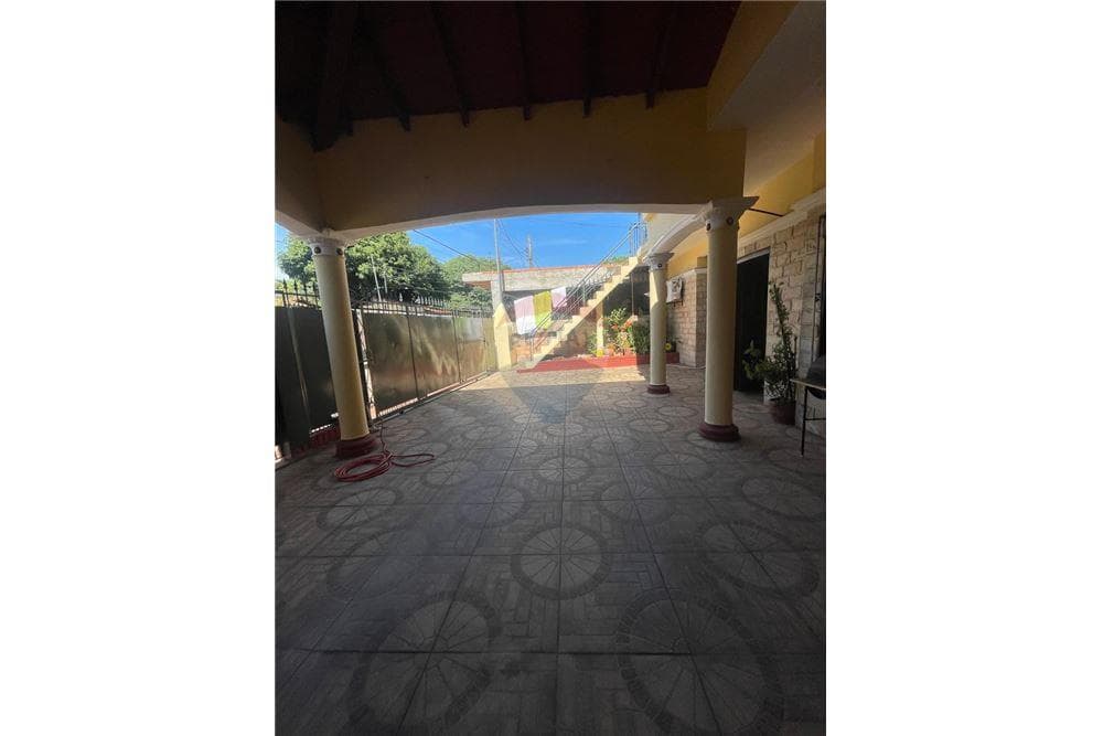 amplia casa con Déposito en San Lorenzo, foto 5