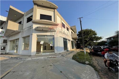 Importante salon comercial en itaugua sobre ruta 2 en esquina !!, foto 1