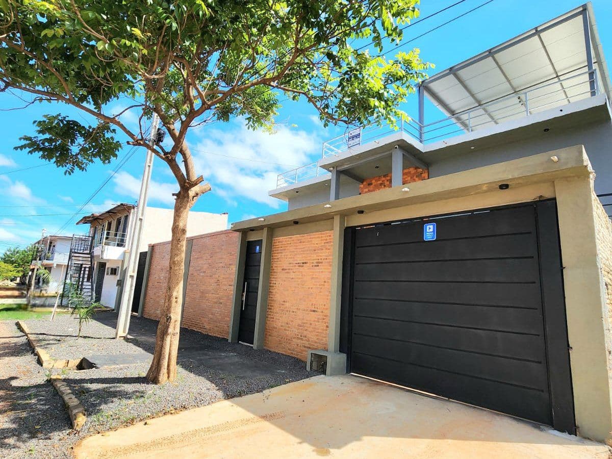 Amplia casa a estrenar en alquiler barrio santa librada — foto 2