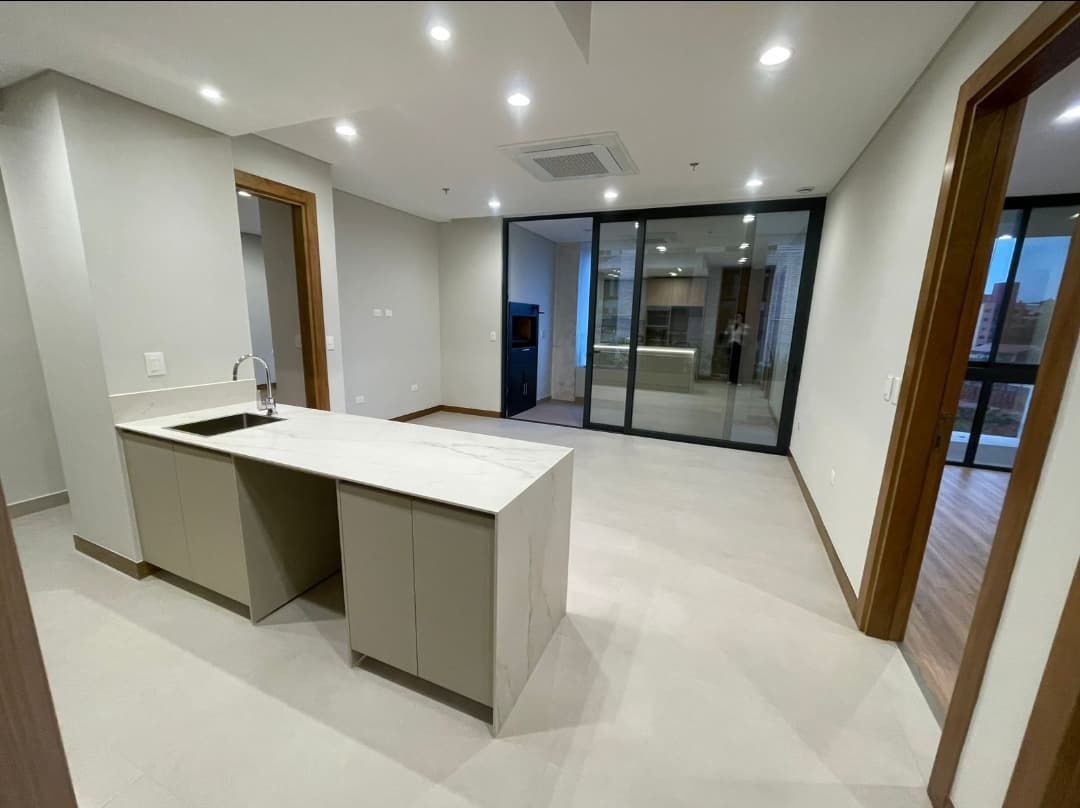 En alquiler- departamento de 2 dormitorios en suite en distrito perseverancia — foto 1
