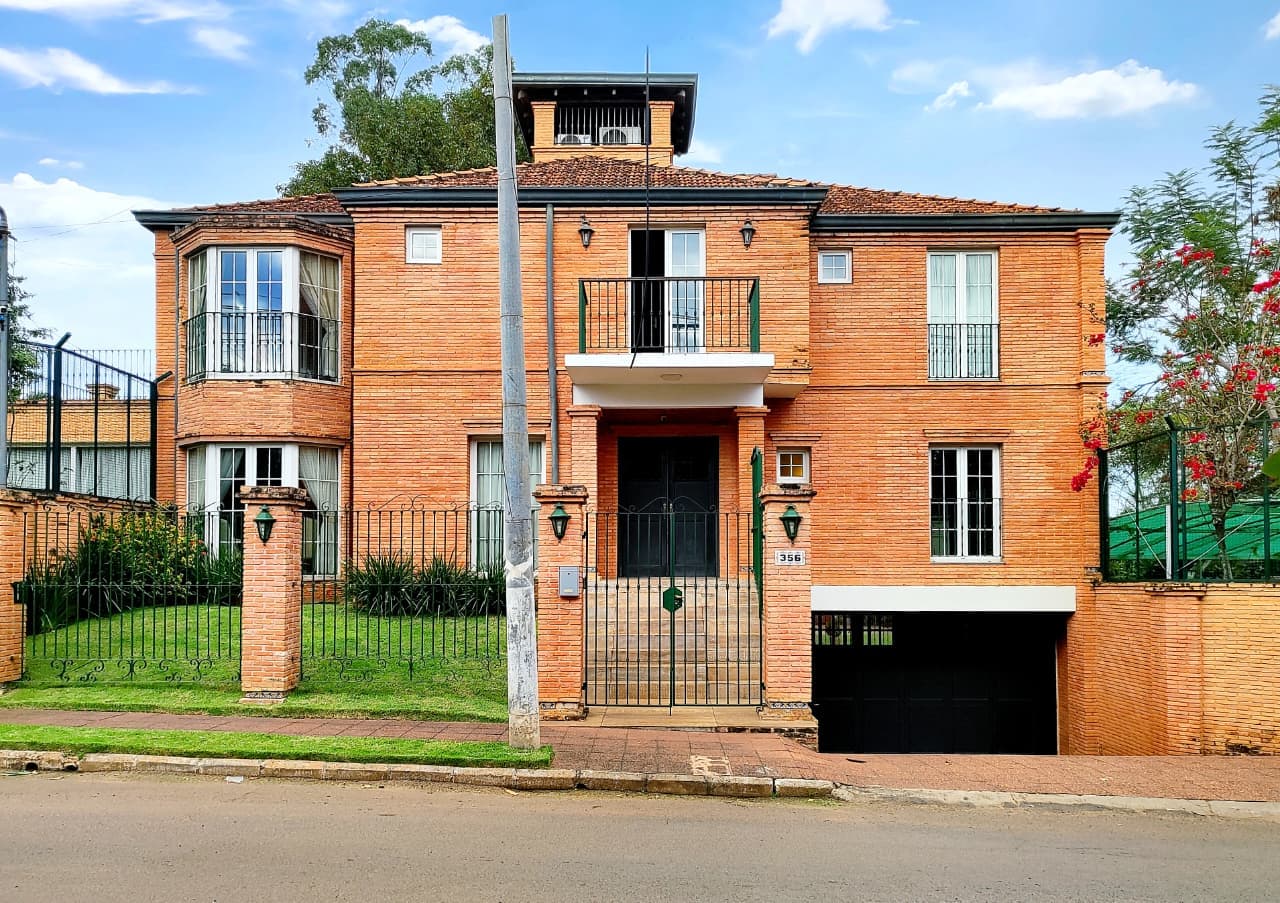 Residencia 4 hab. En suite - bo. Felicidad, lambare