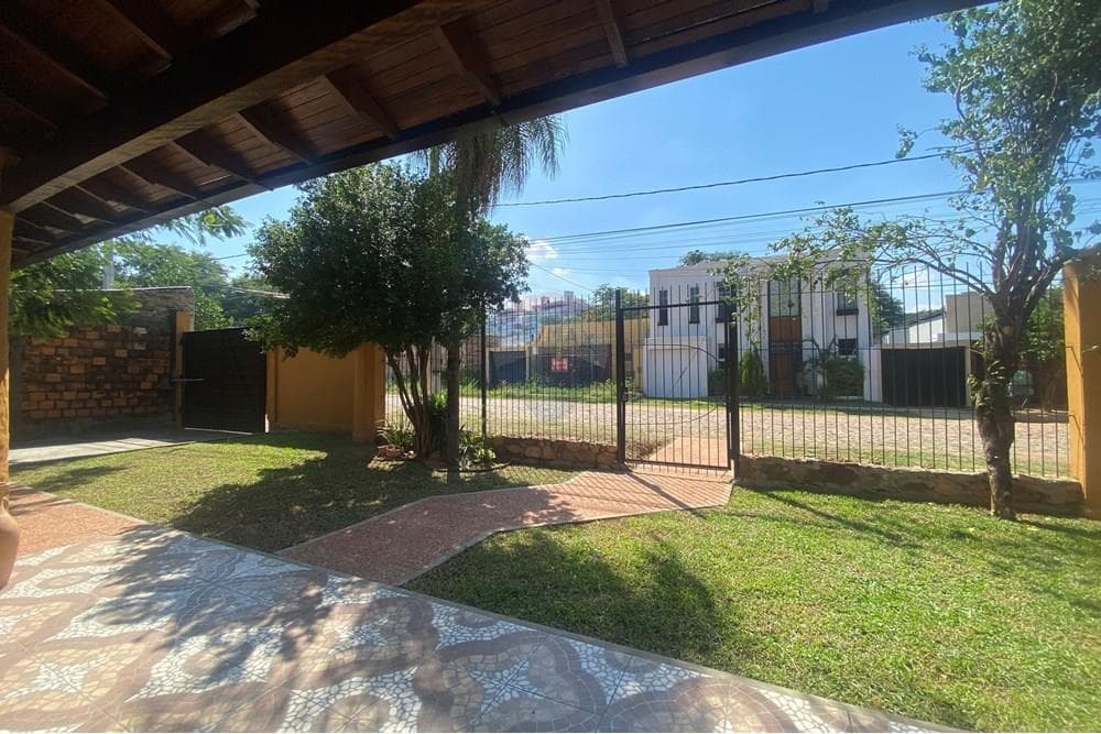 Casa - Alquiler - Paraguay Central Lambaré, foto 1