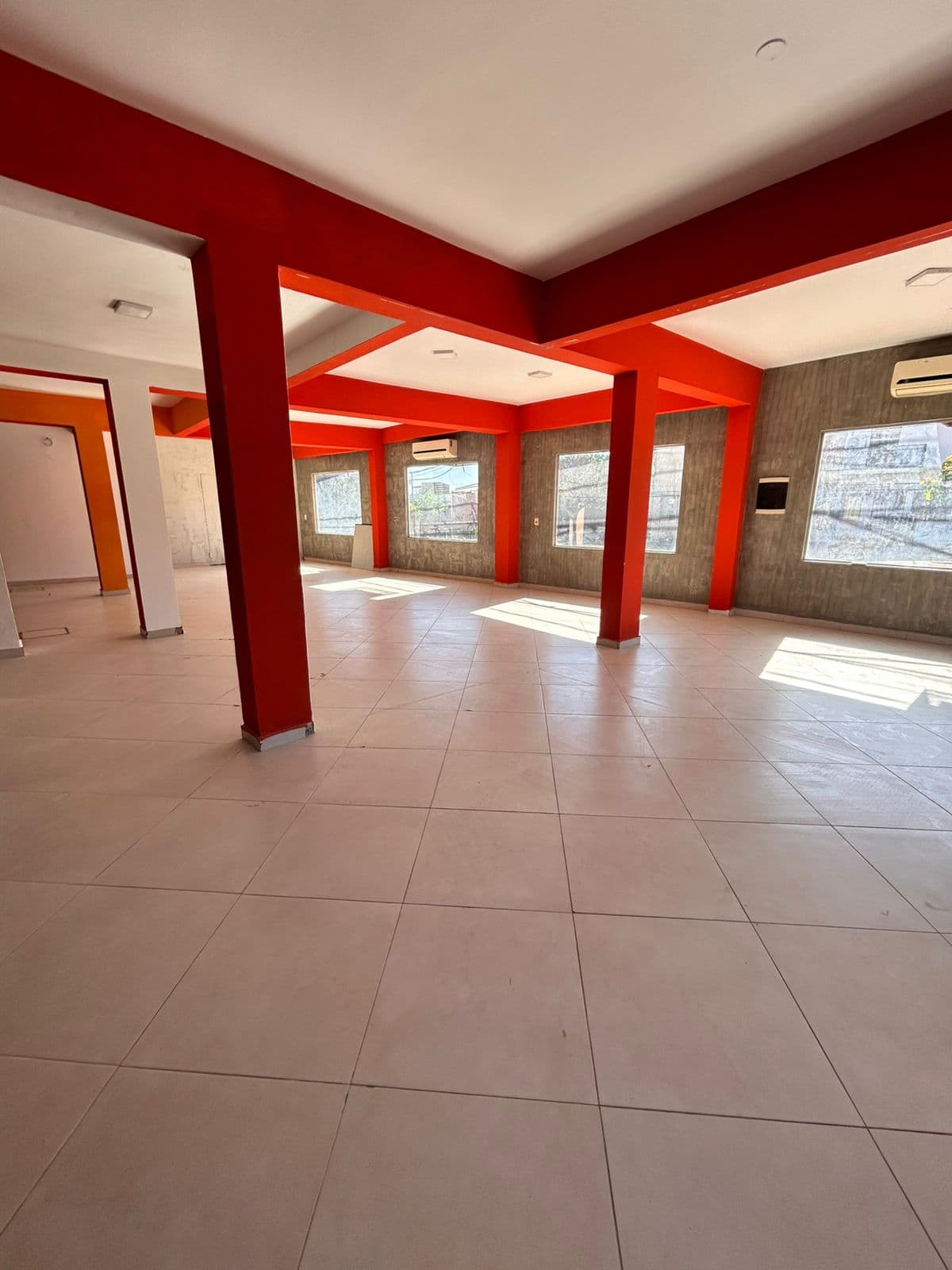 Salon En Alquiler - Lambare!, foto 4