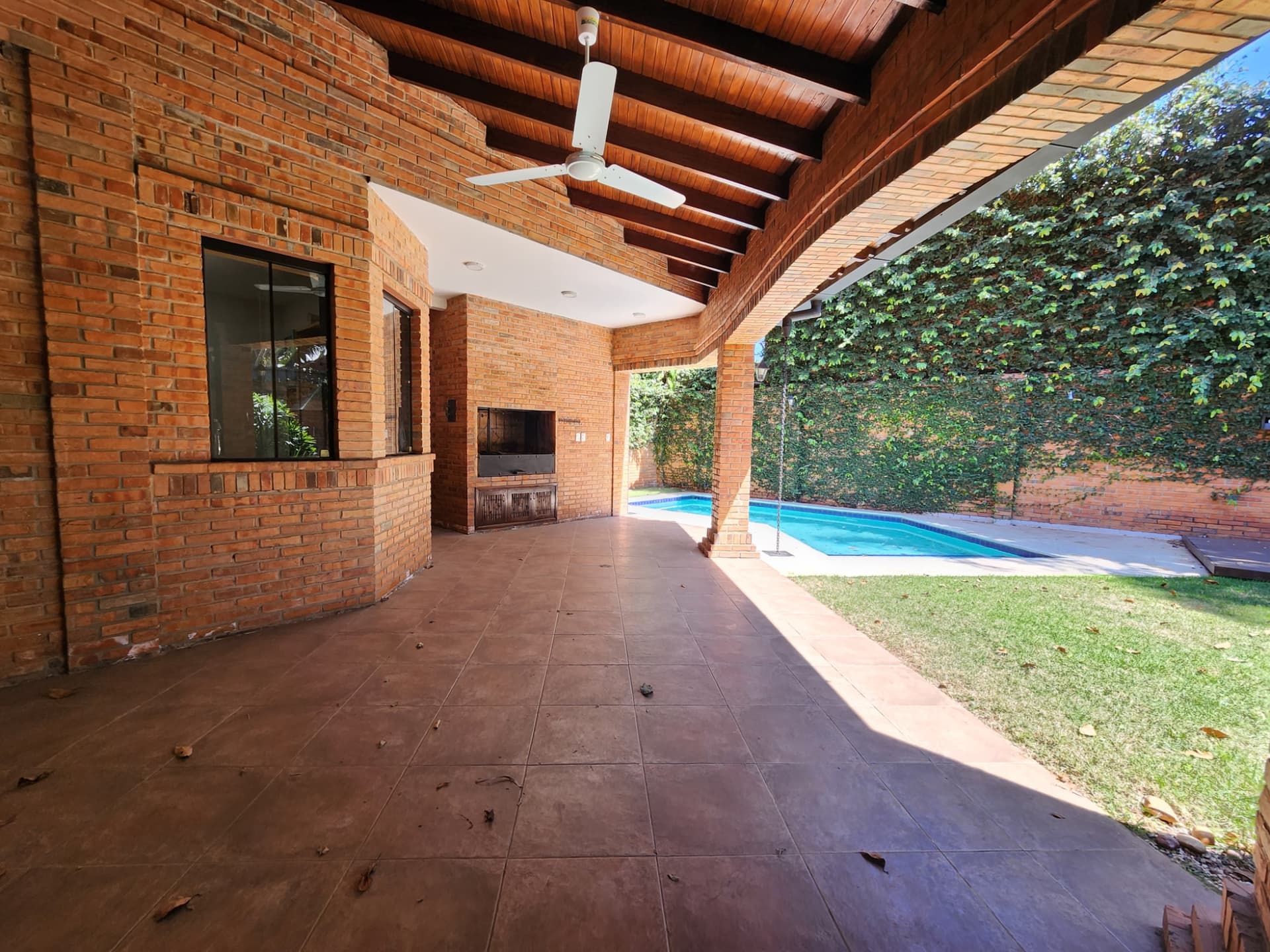 Hermosa residencia 3 suites barrio mcal. Estigarribia*, foto 2