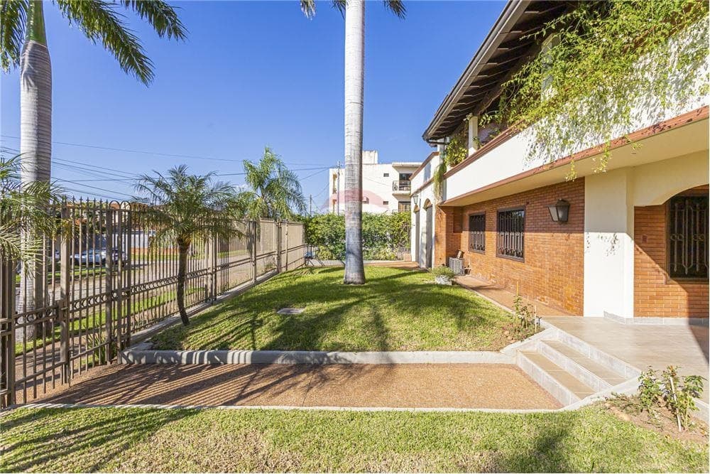 Gran propiedad de 2580 m2 en doble esquina en barrio ykua sati, foto 4
