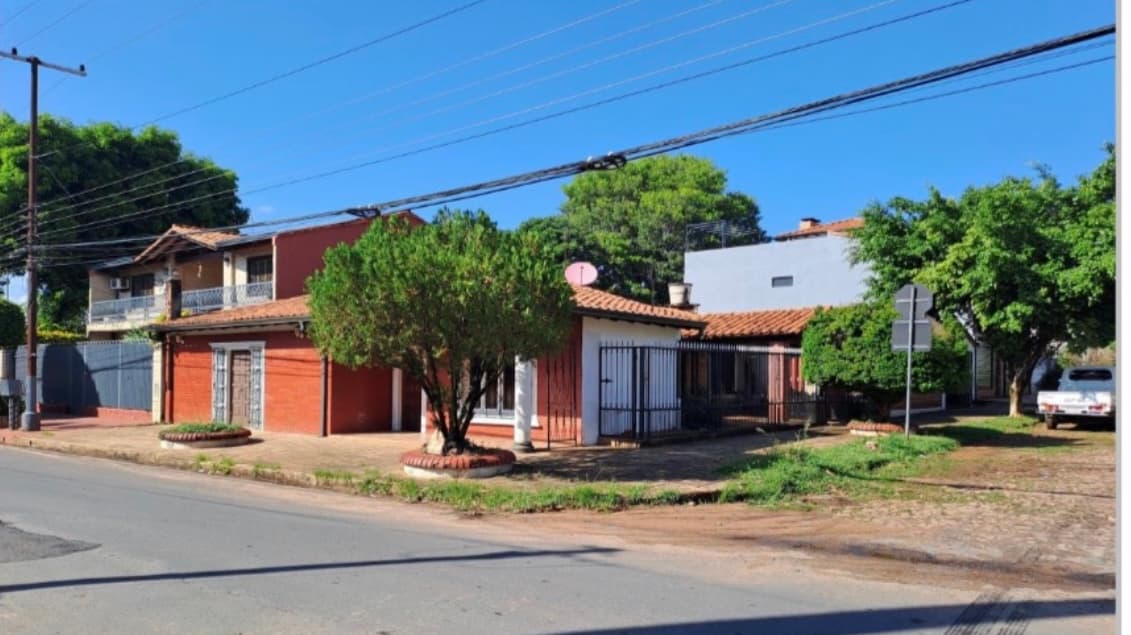 Casa En Esquina Con Potencial Comercial - Zona Fuente Shopping De Salemma