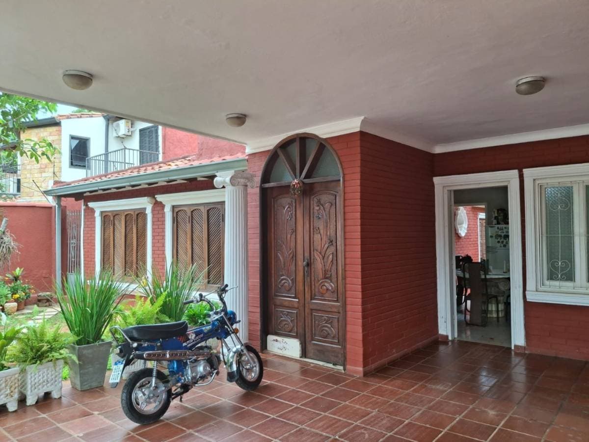 Vendo casa en mora cue Luque