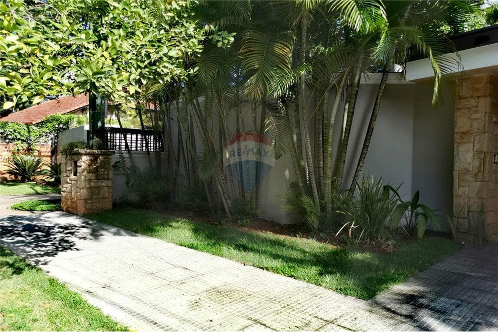 En Venta Lujosa Residencia -Los Laureles, Asuncion, foto 3