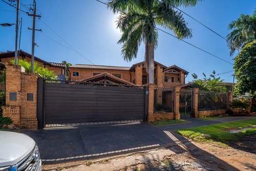 Alquilo residencia en asuncion Carmelitas