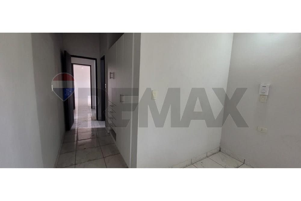 Casa - Alquiler - Luque, Central, Paraguay, foto 4