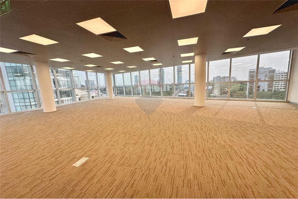 Oficina a la venta en edificio park plaza con 6 ch, foto 2